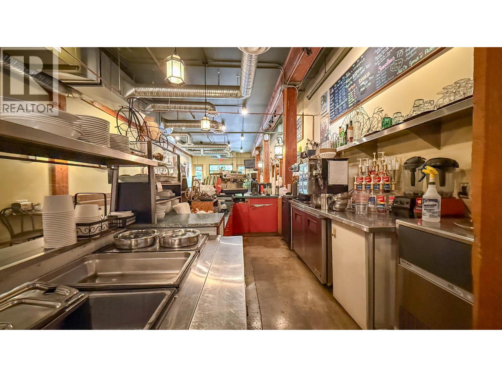 101 1357 Ellis Street, Kelowna