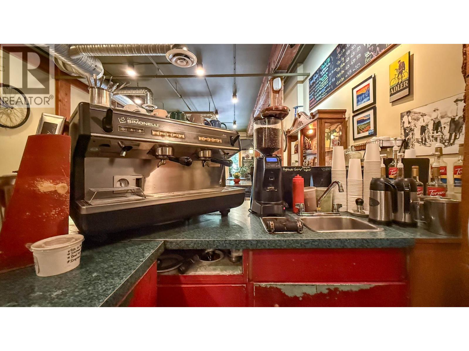 101 1357 Ellis Street, Kelowna