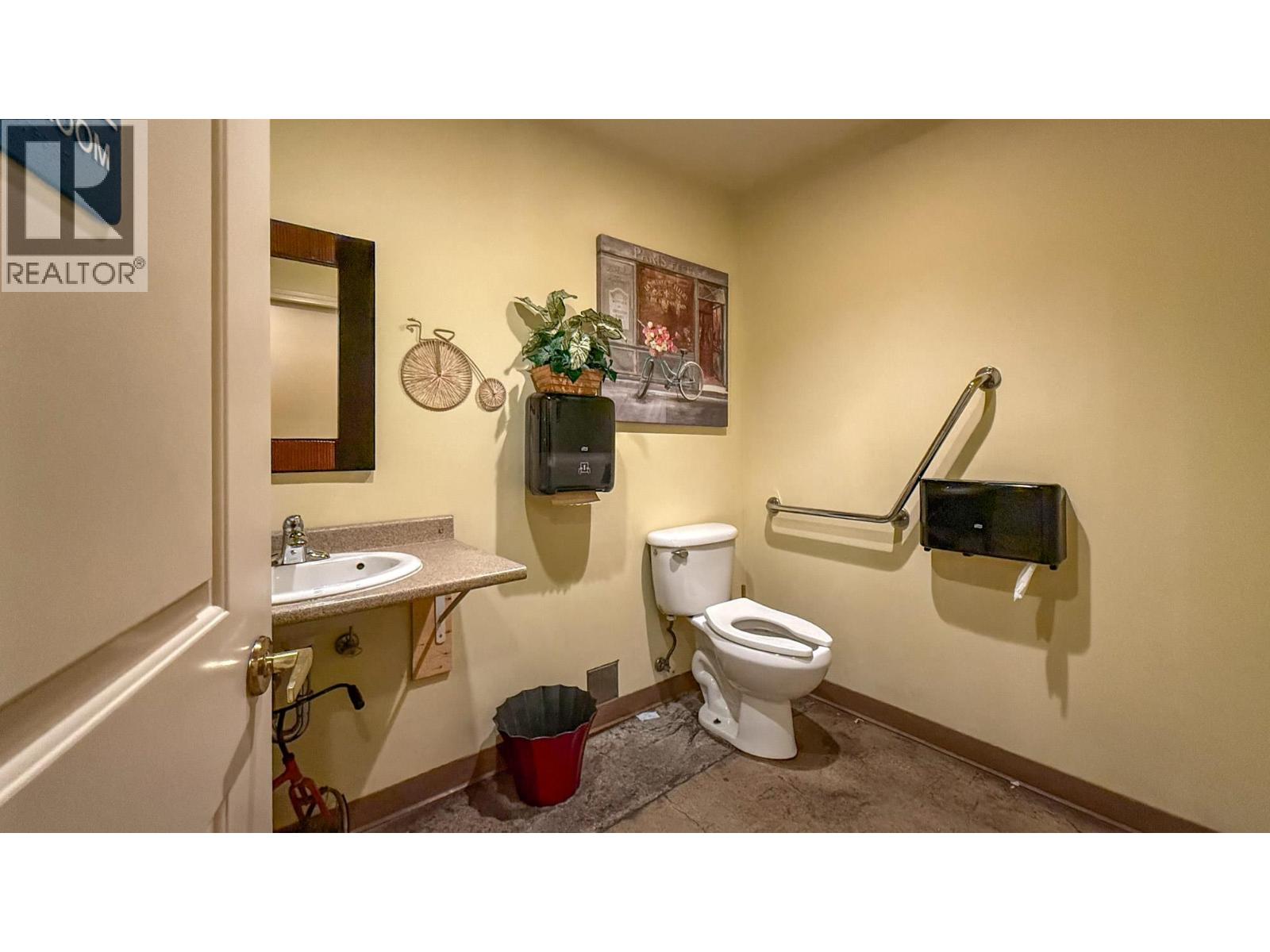 101 1357 Ellis Street, Kelowna