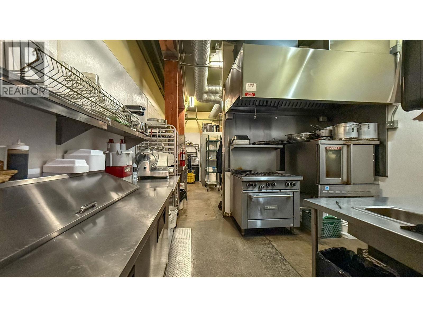 101 1357 Ellis Street, Kelowna