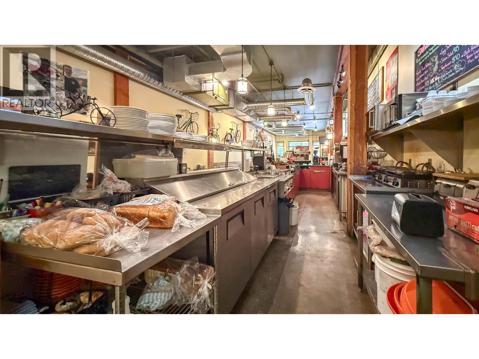 101 1357 Ellis Street, Kelowna