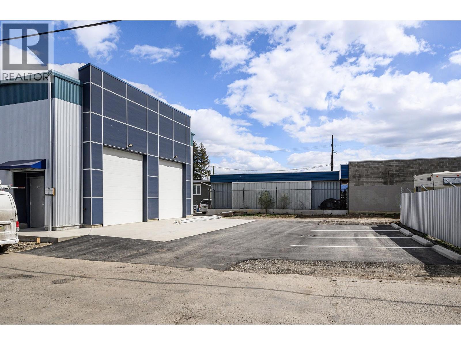 101 & 102 240 LARKSPUR Street, Kamloops