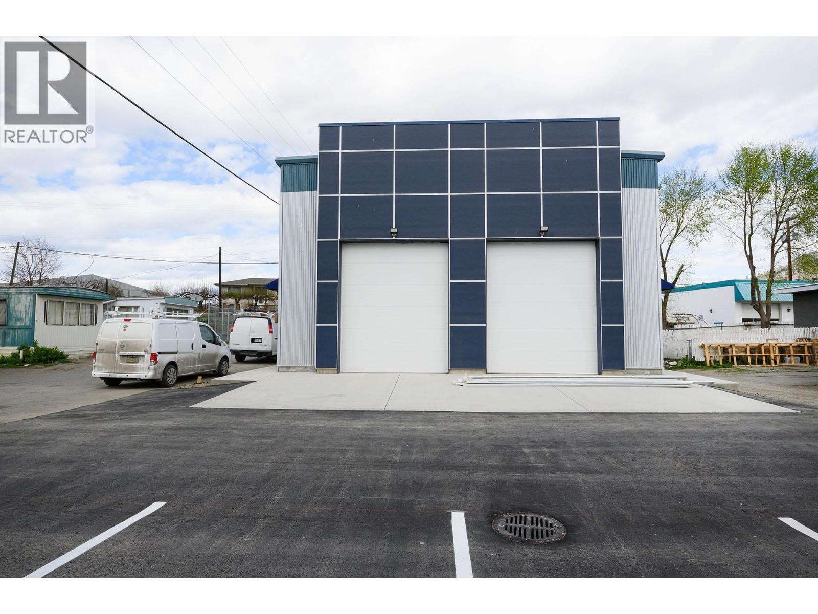 101 & 102 240 LARKSPUR Street, Kamloops