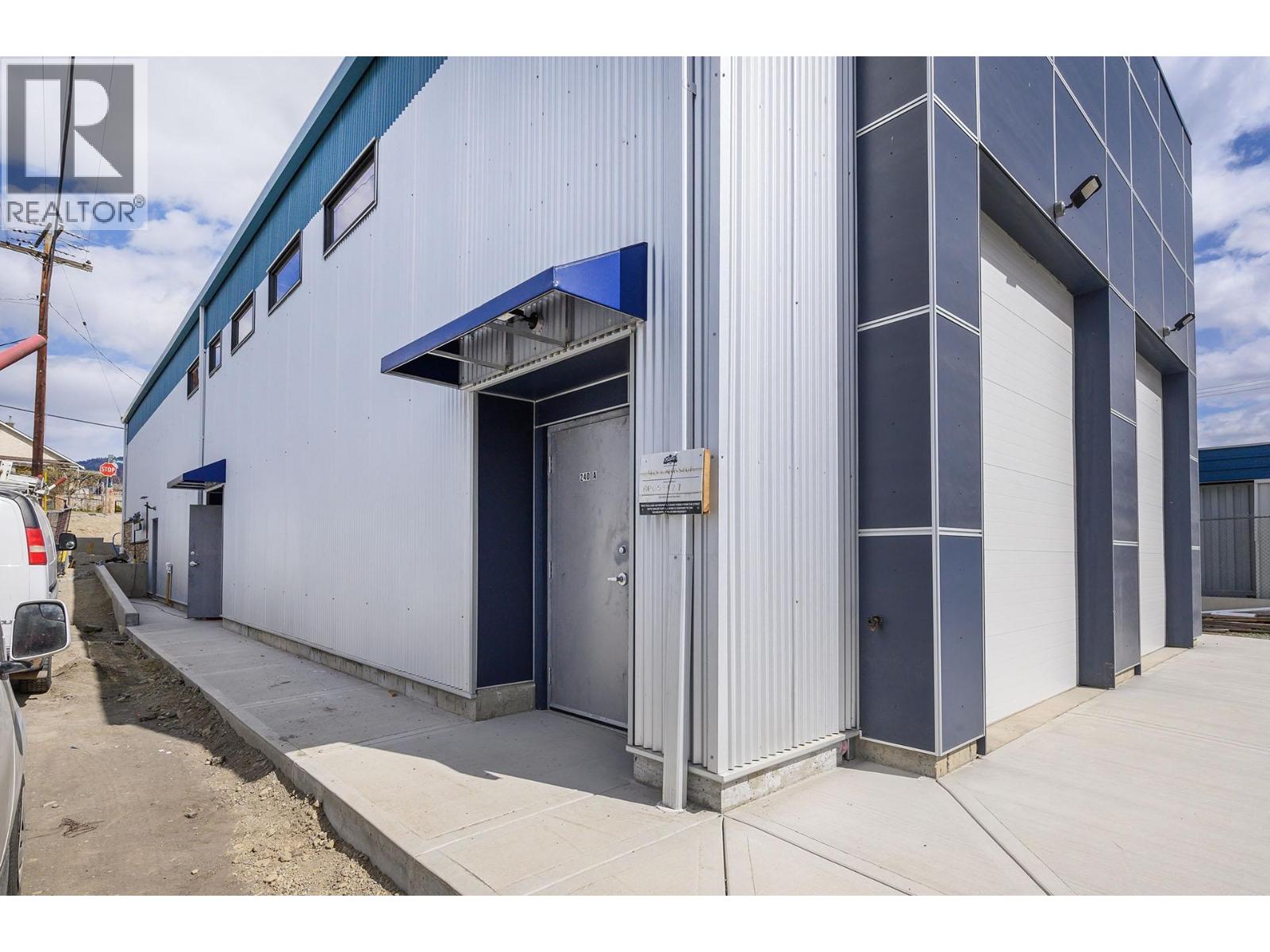 101 & 102 240 LARKSPUR Street, Kamloops