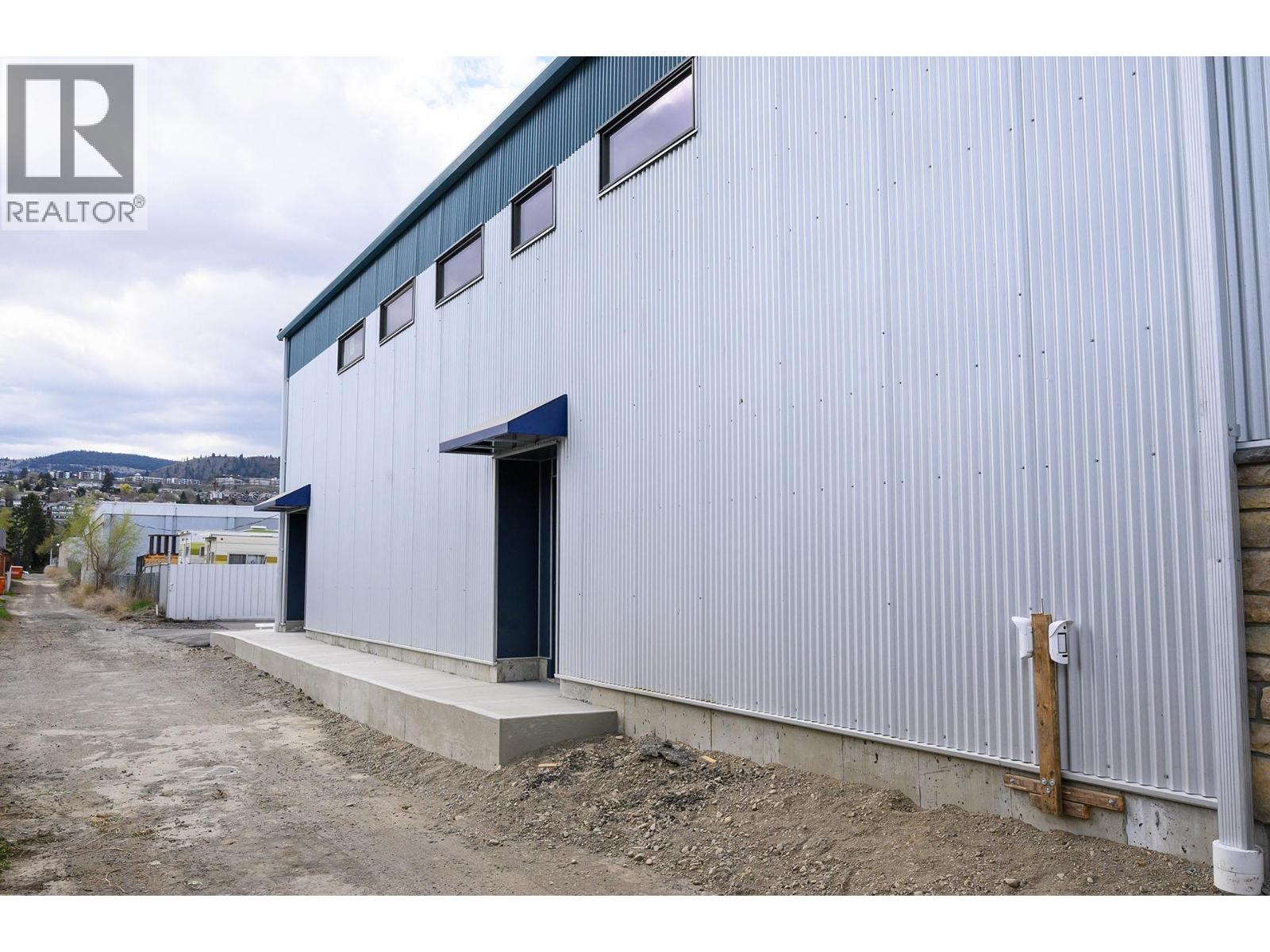 101 & 102 240 LARKSPUR Street, Kamloops