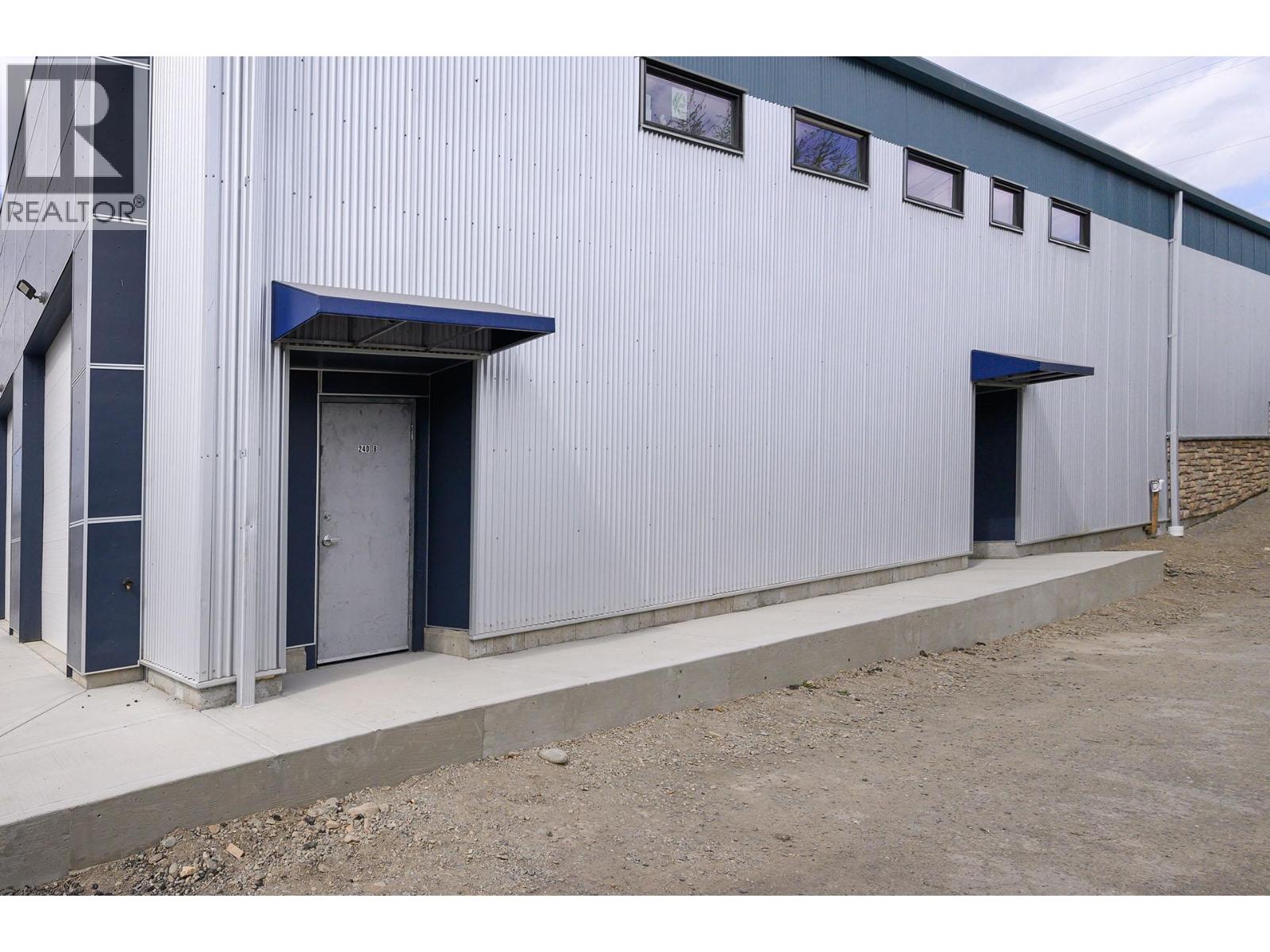 101 & 102 240 LARKSPUR Street, Kamloops