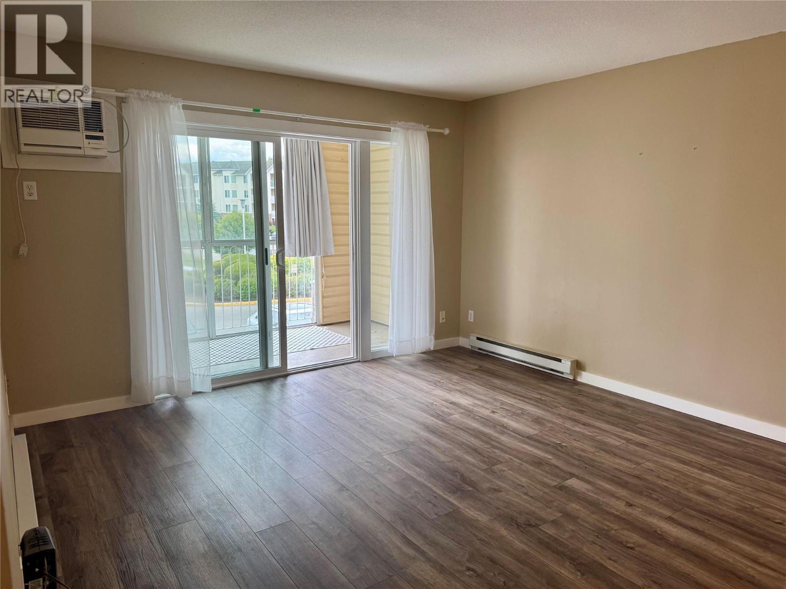 203 769 KLO Road, Kelowna