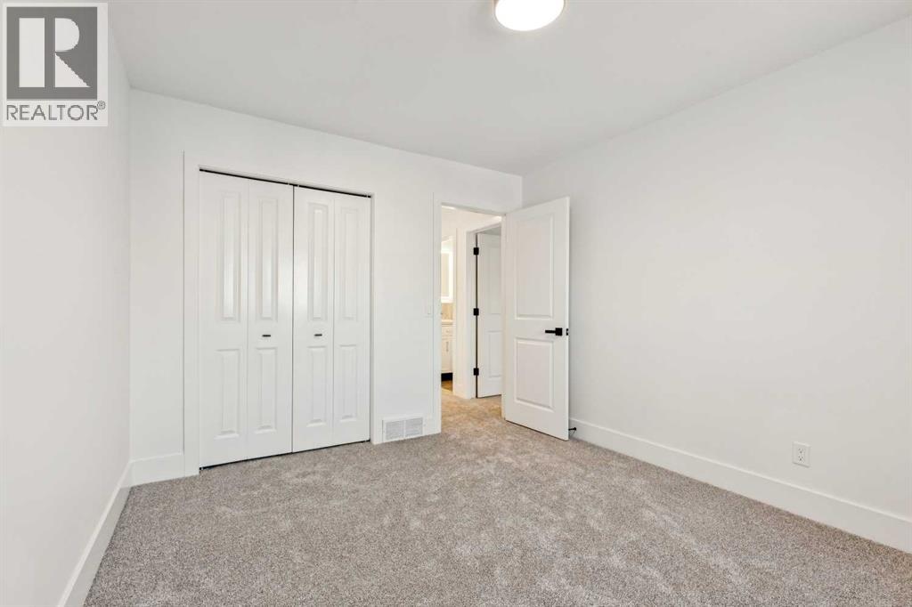 Single Family House for Sale in  Mckenzie Lake Point SE McKenzie Lake Calgary 