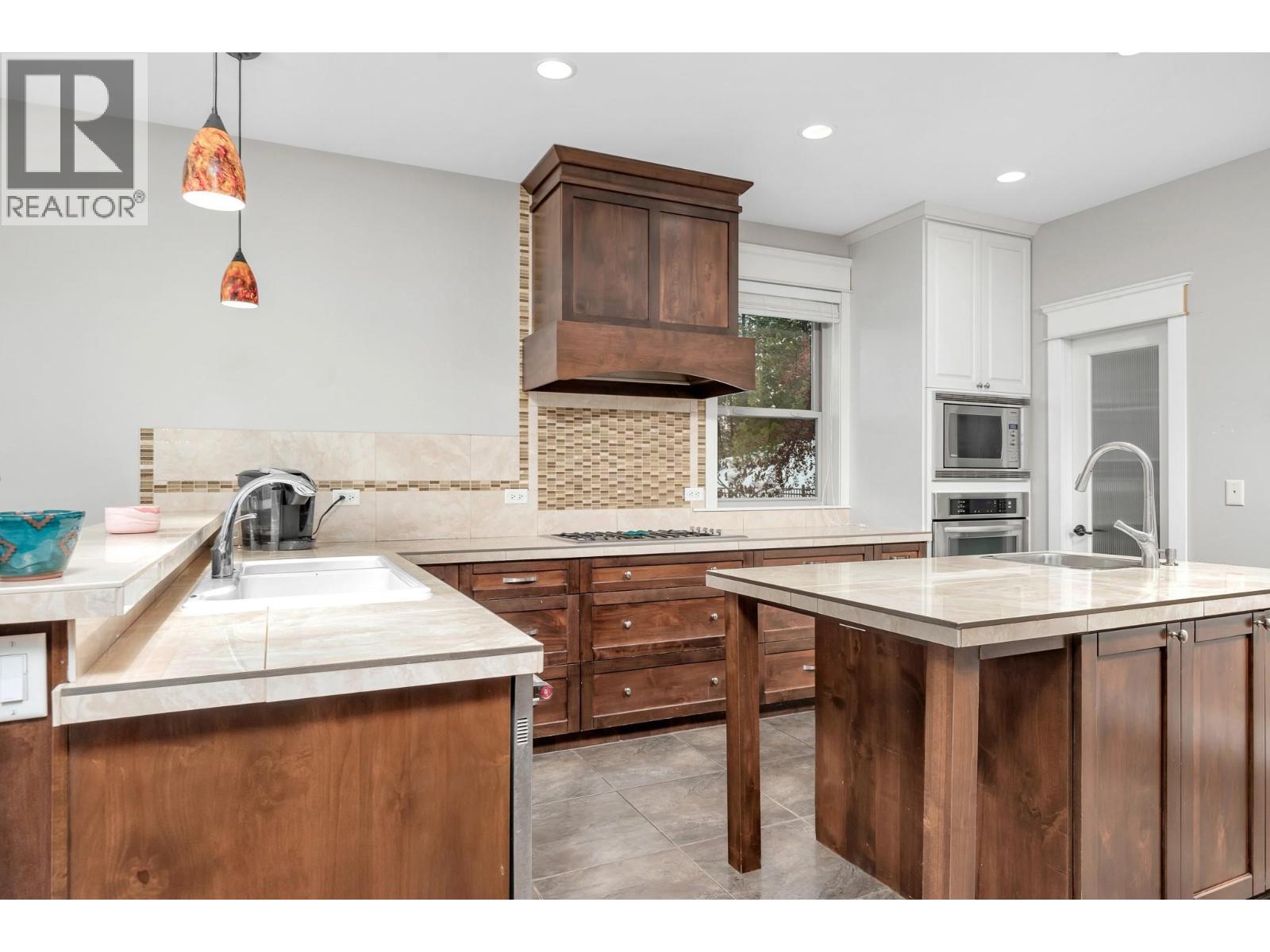 3888 Salmon River Road, Falkland