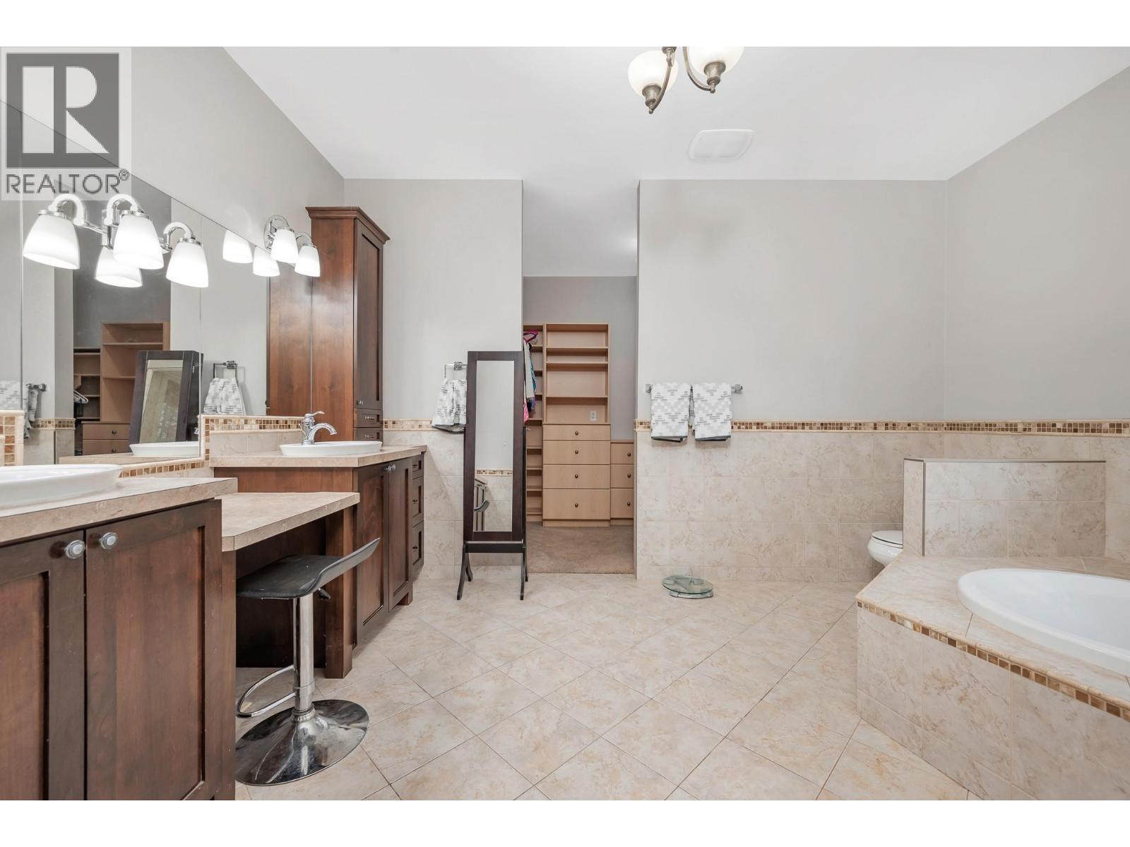 3888 Salmon River Road, Falkland