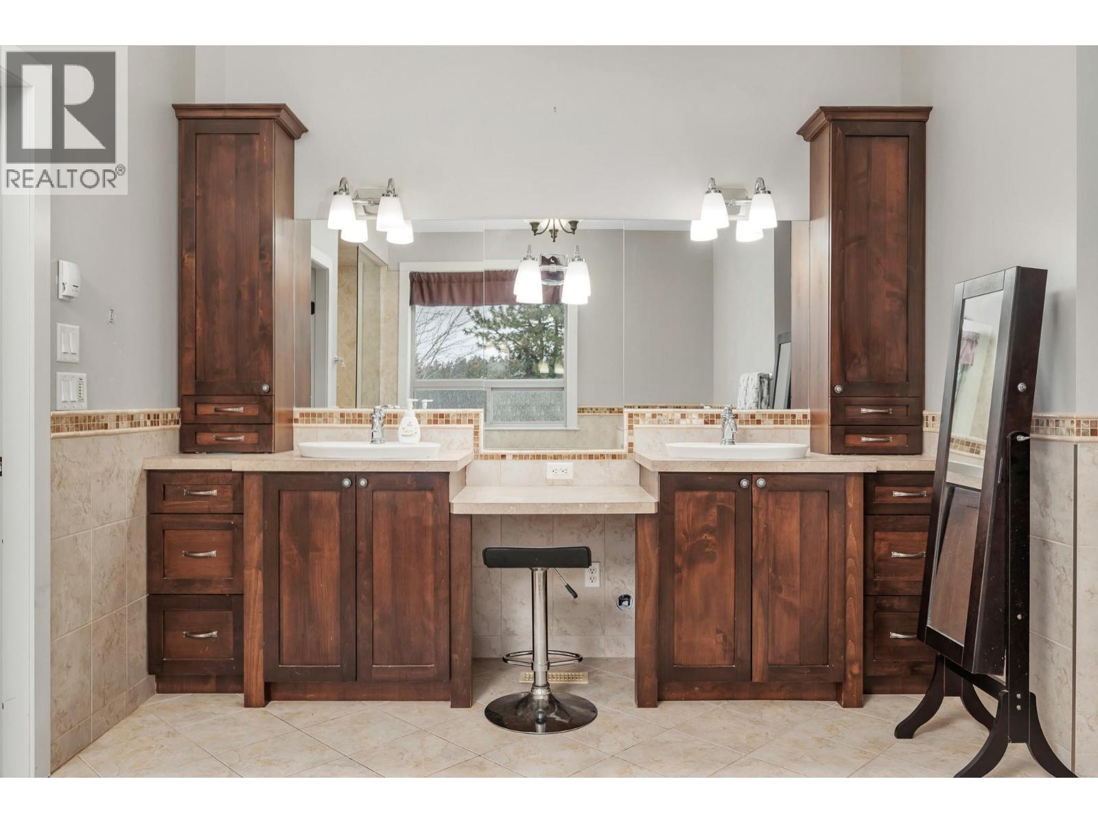 3888 Salmon River Road, Falkland