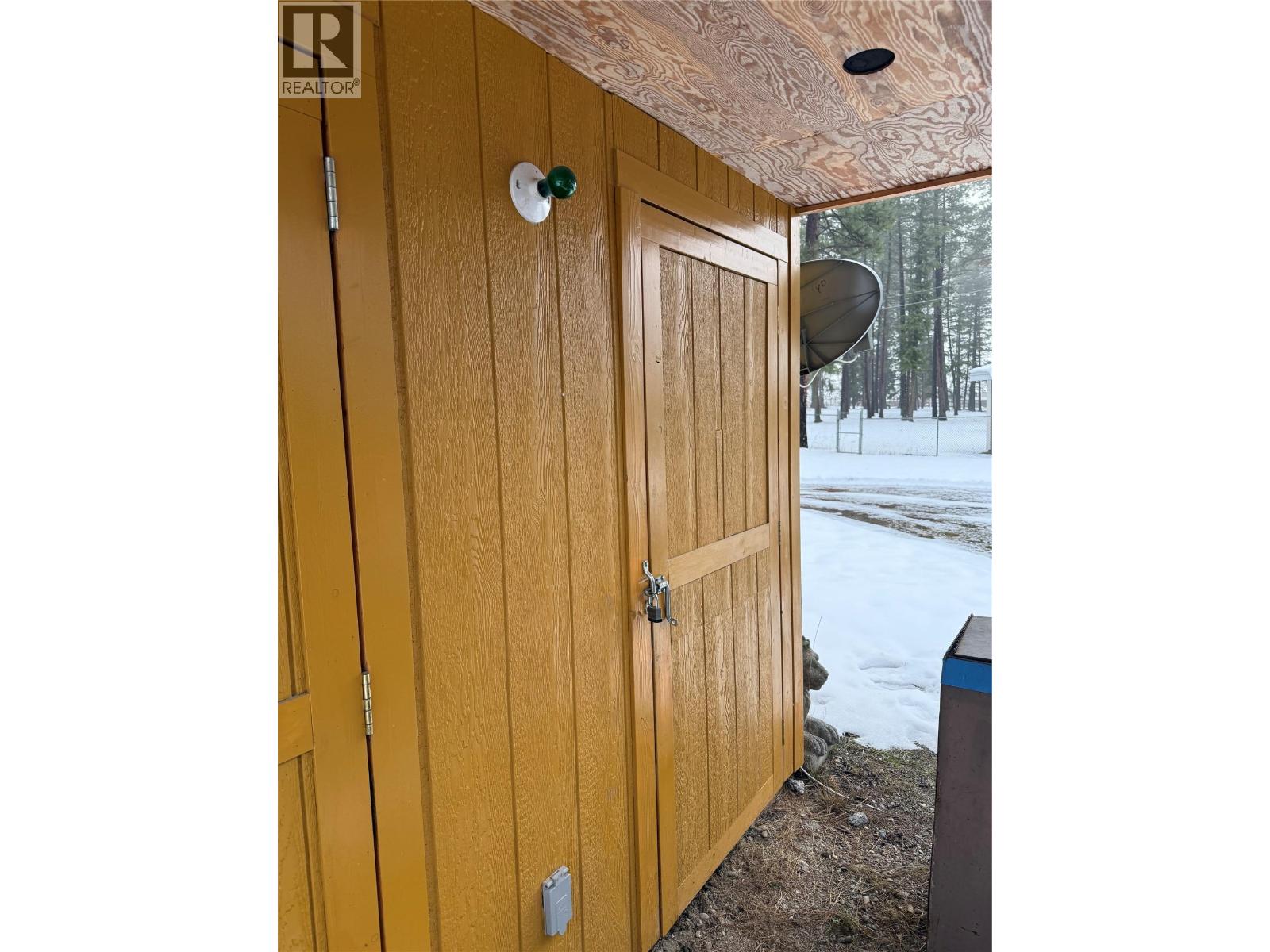 2955 33 HIGHWAY - 19