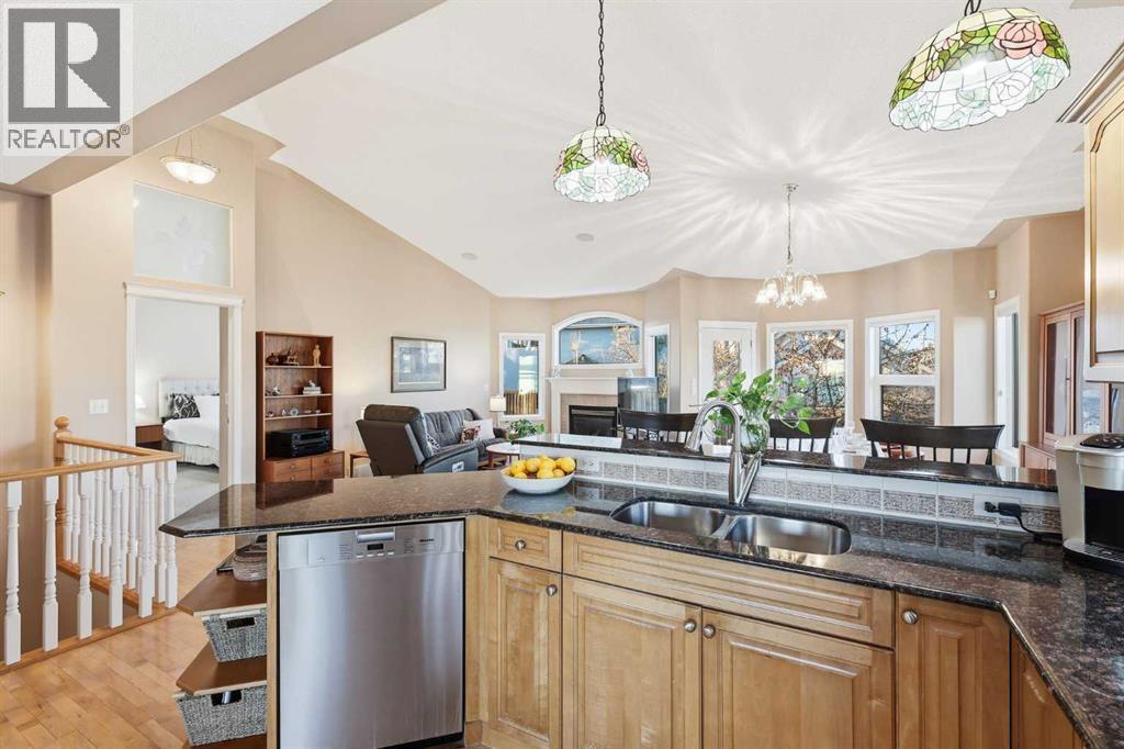 98 Mt Alberta Manor SE, Calgary, Alberta