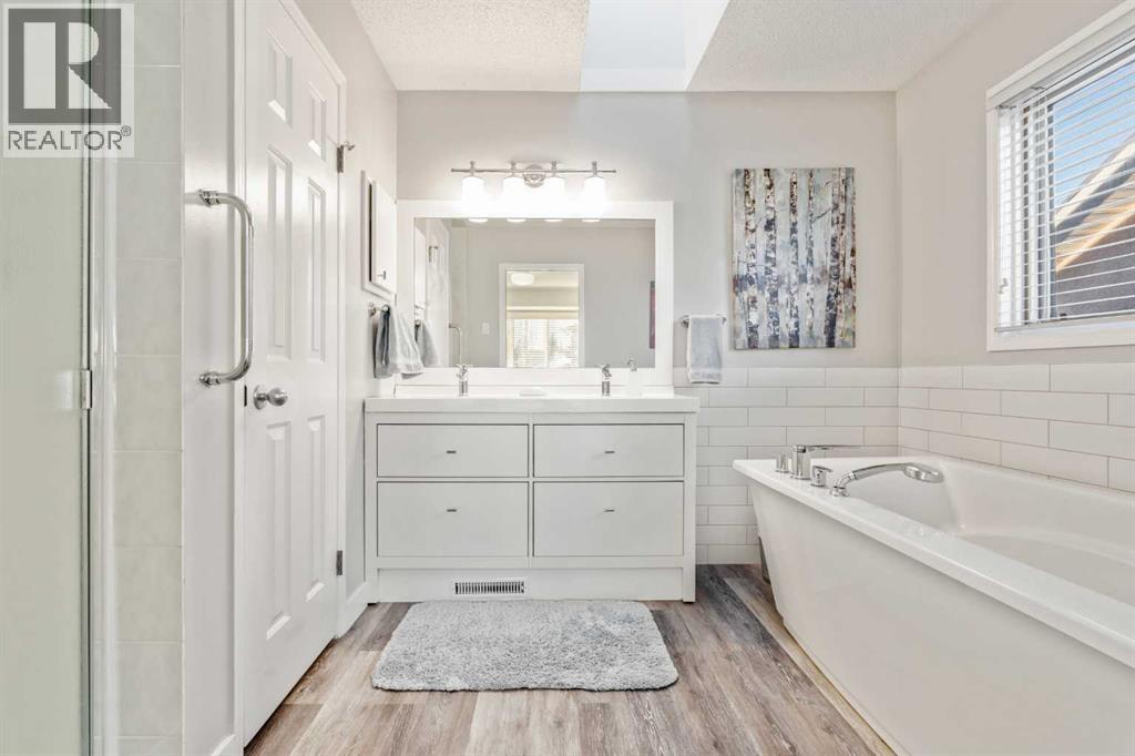 Single Family House for Sale in  Signal Ridge Heights SW Signal Hill Calgary 