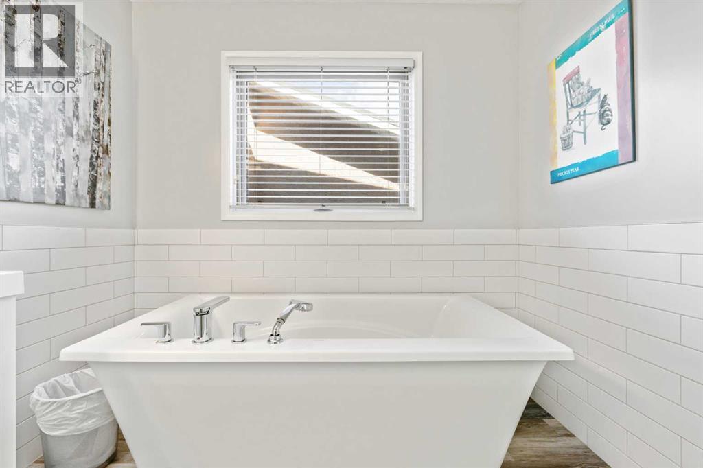 Single Family House for Sale in  Signal Ridge Heights SW Signal Hill Calgary 