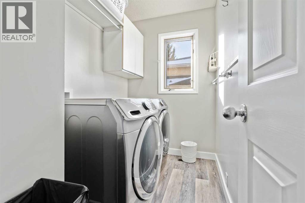 Single Family House for Sale in  Signal Ridge Heights SW Signal Hill Calgary 