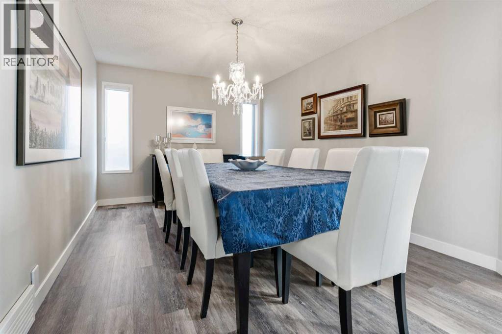 Single Family House for Sale in  Signal Ridge Heights SW Signal Hill Calgary 