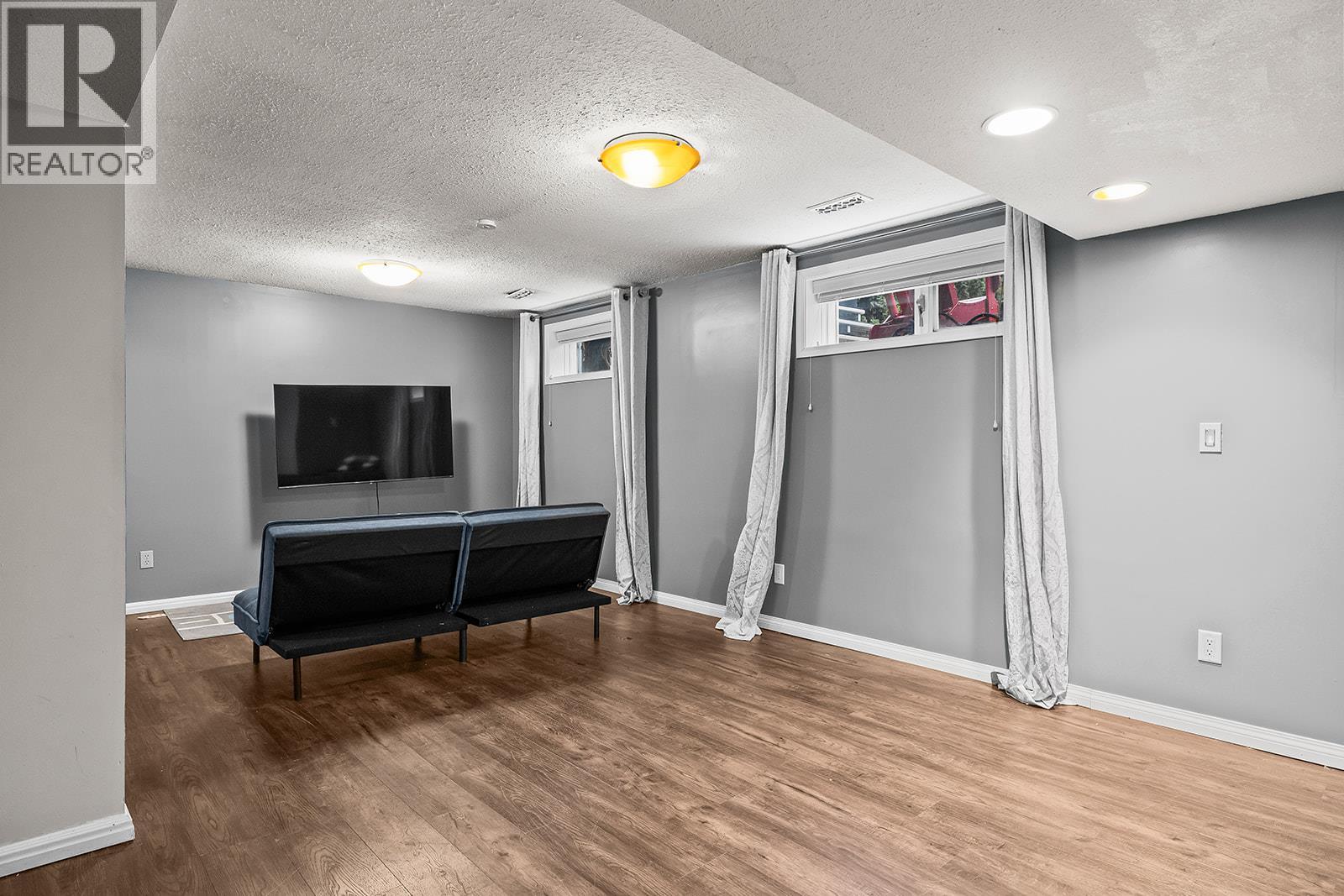  875 Coronado Crescent, Kelowna