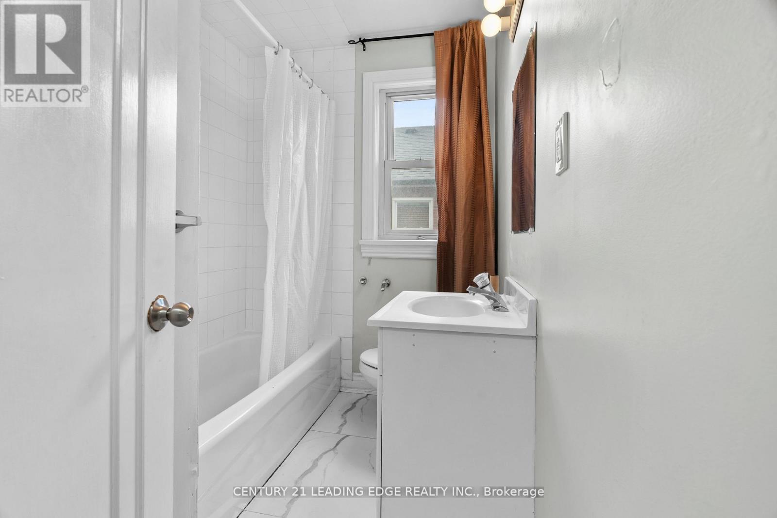 96 OAKES AVENUE - 14