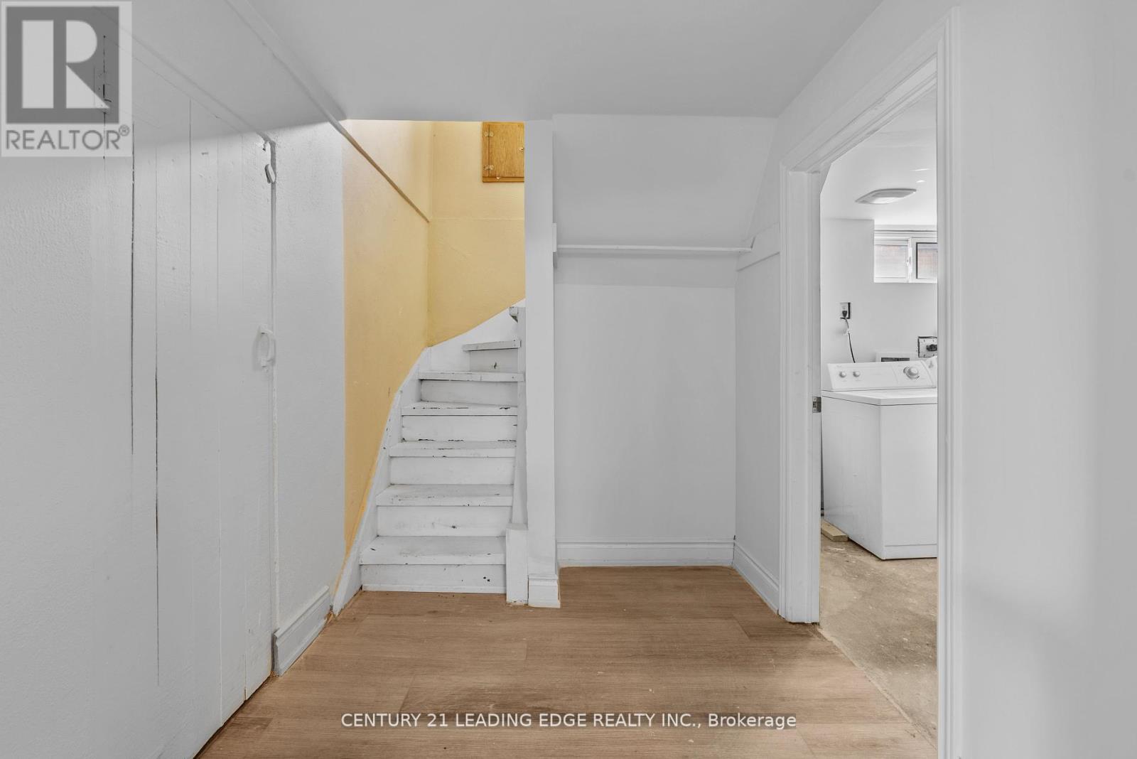96 OAKES AVENUE - 21