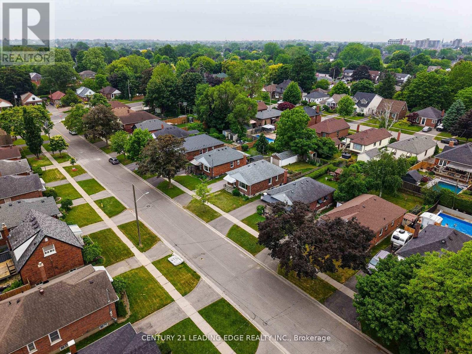 96 OAKES AVENUE - 39