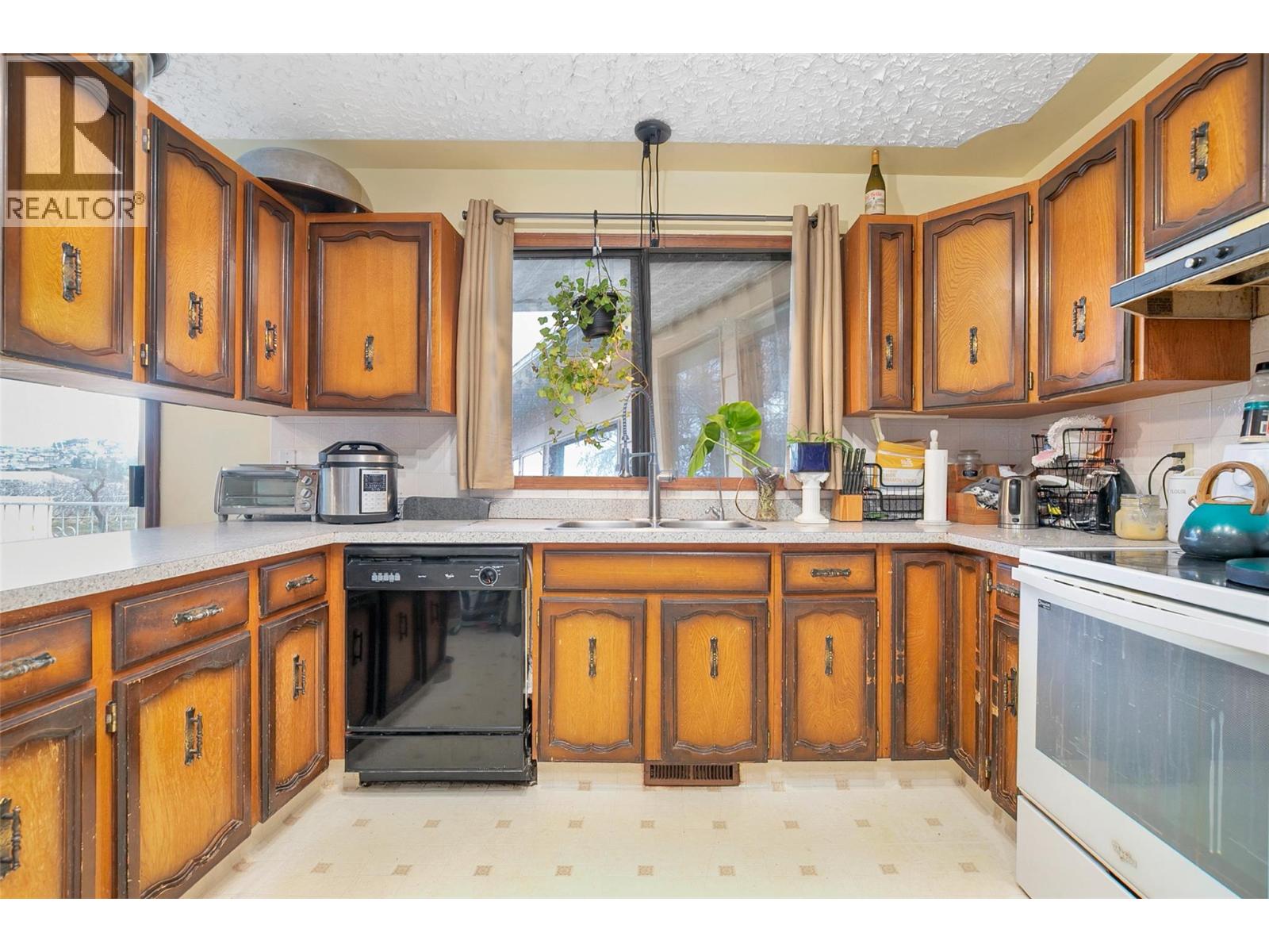  3311 Glencoe Road, West Kelowna