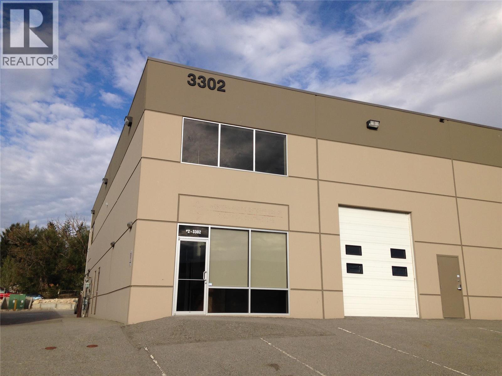 2 & 3 3302 Appaloosa Road, Kelowna