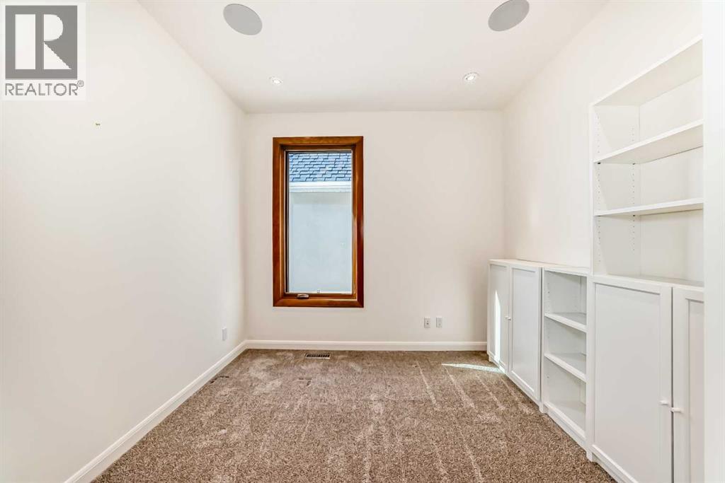 Single Family House for Sale in   Avenue NW West Hillhurst Calgary 