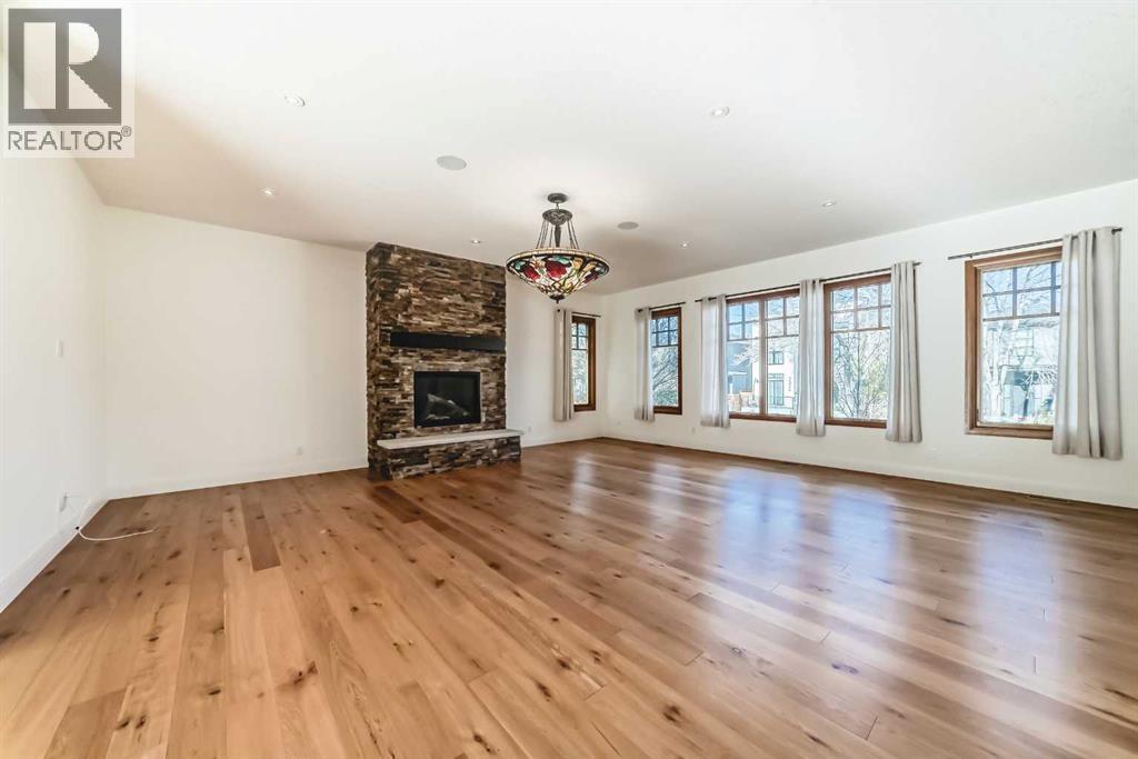 Single Family House for Sale in   Avenue NW West Hillhurst Calgary 