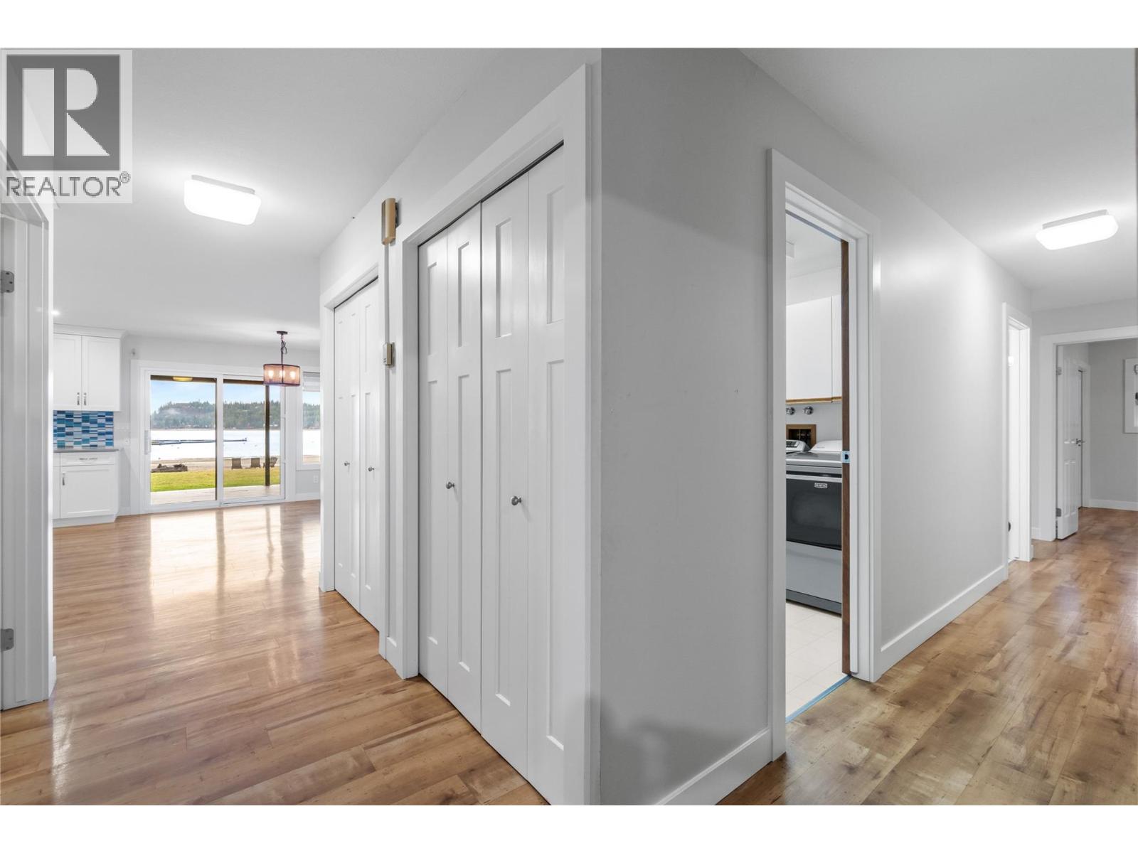  401 97A Highway, Sicamous