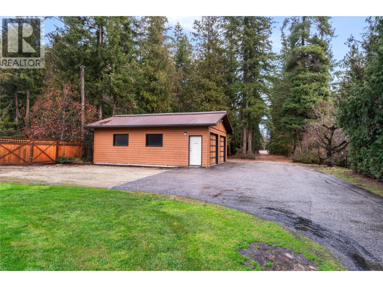  401 97A Highway, Sicamous