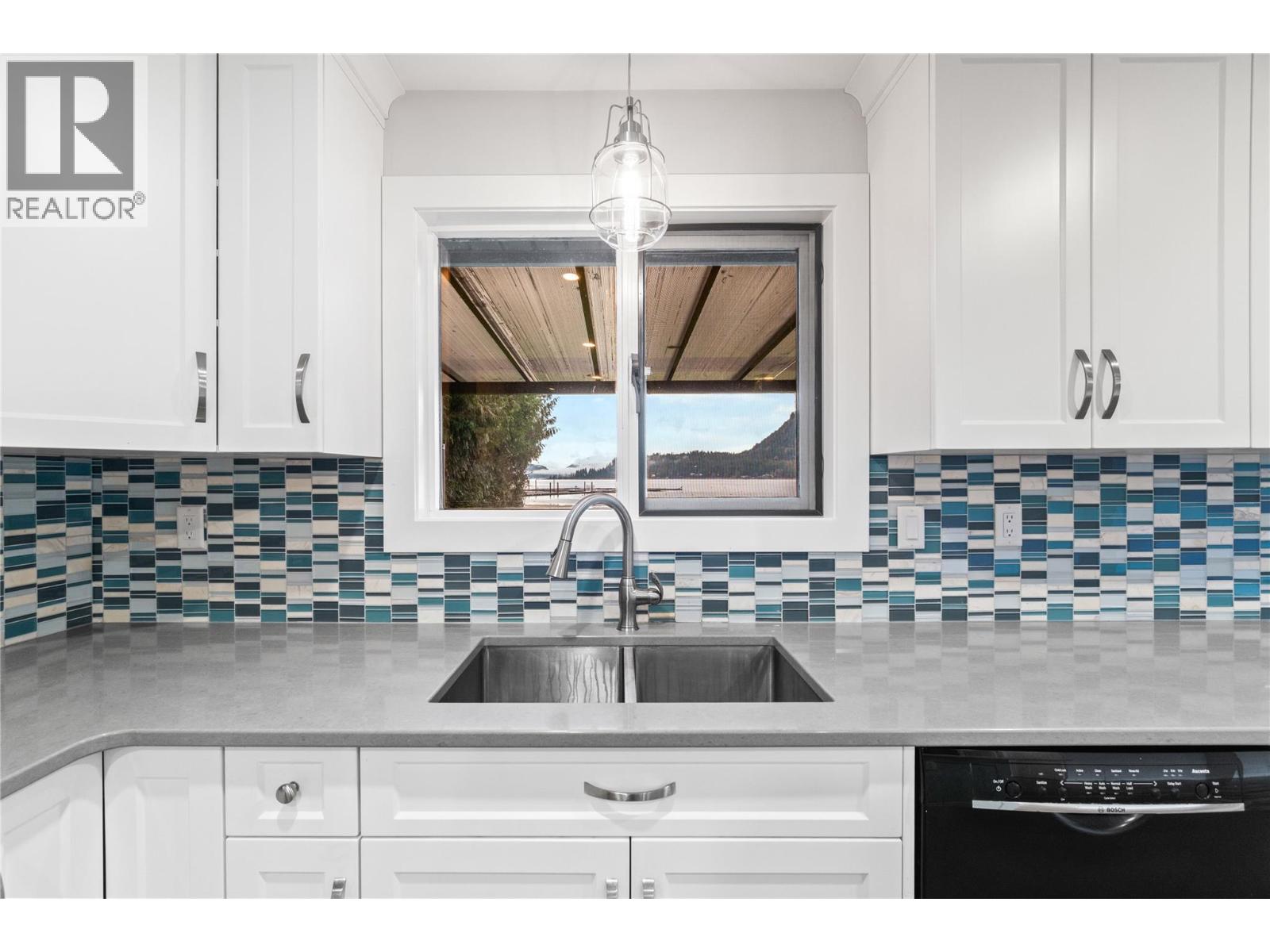  401 97A Highway, Sicamous