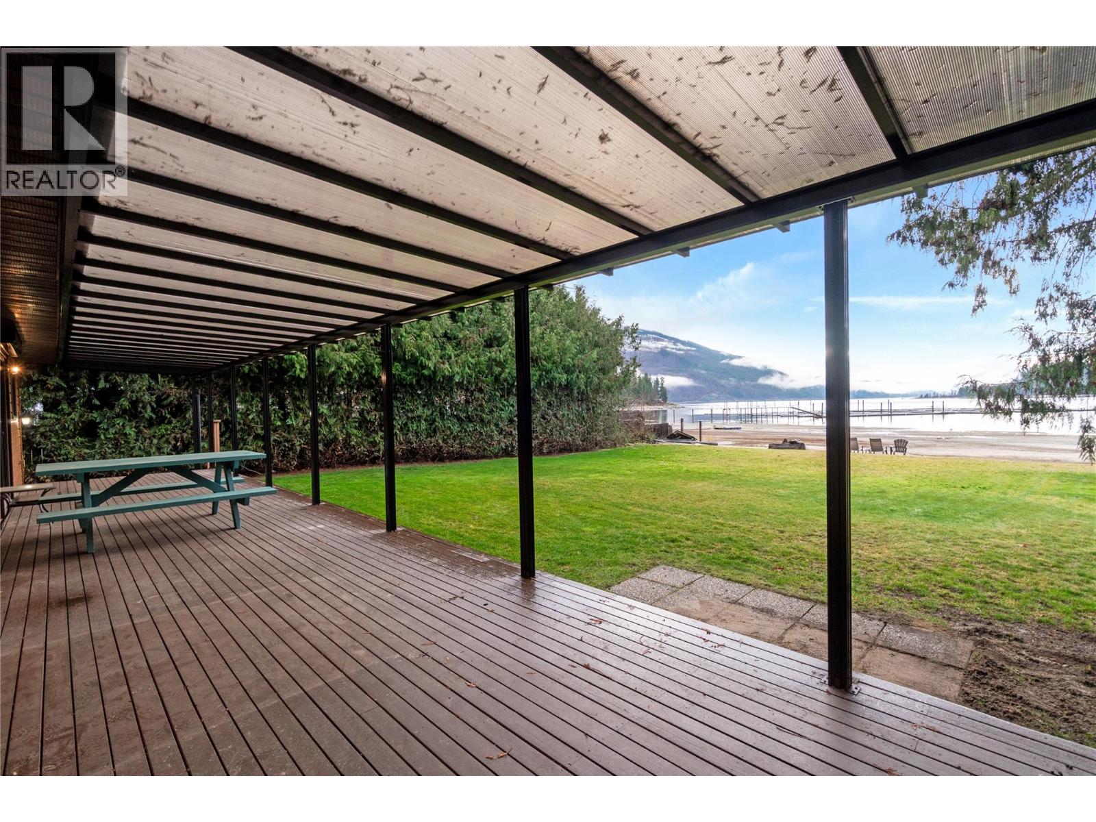  401 97A Highway, Sicamous