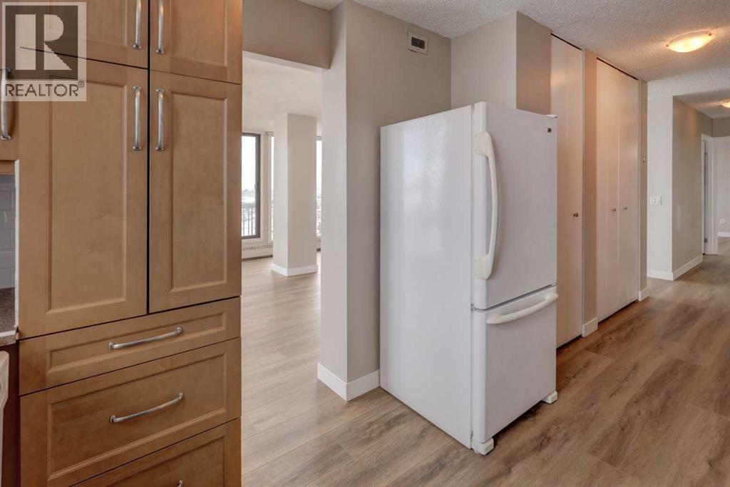 Single Family House for Sale in   Point Drive NW Point McKay Calgary 