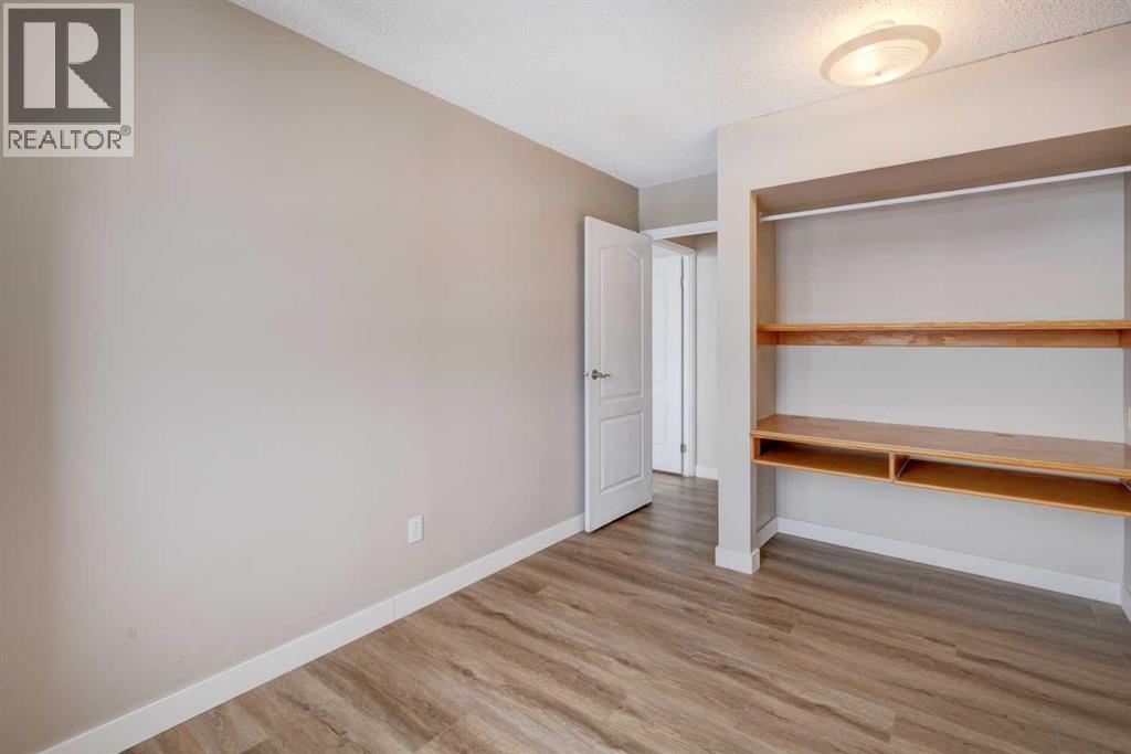 Single Family House for Sale in   Point Drive NW Point McKay Calgary 