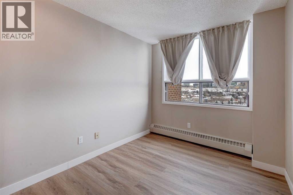 Single Family House for Sale in   Point Drive NW Point McKay Calgary 