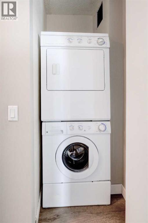 Single Family House for Sale in   Point Drive NW Point McKay Calgary 