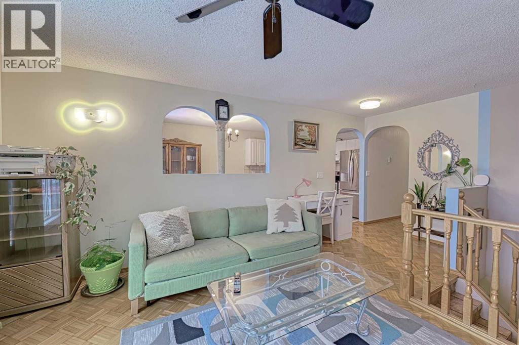 Single Family House Bi-level for Sale in  Shawmeadows Road SW Shawnessy Calgary 