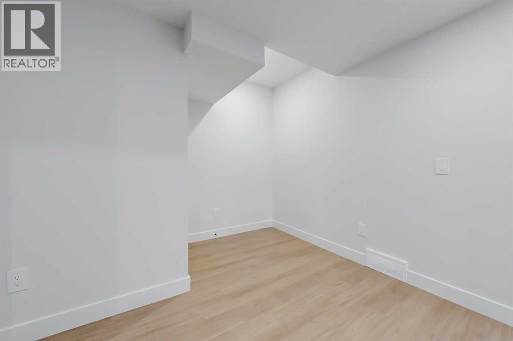 Single Family House for Sale in   Street NW Parkdale Calgary 