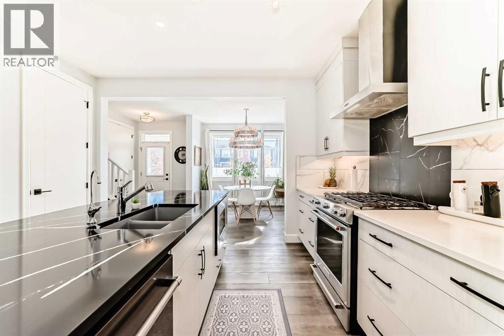 Single Family House for Sale in  Yorkville Avenue SW Yorkville Calgary 