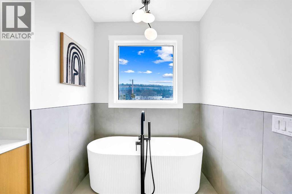 Single Family House for Sale in   Avenue NW Montgomery Calgary 