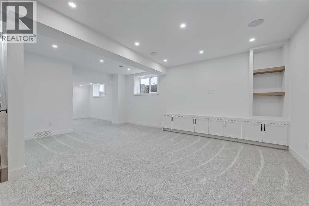 Single Family House for Sale in   Avenue NW Montgomery Calgary 