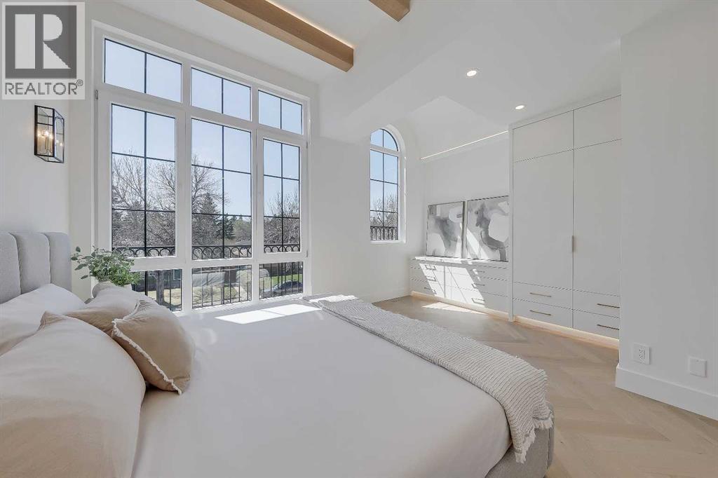 Single Family House for Sale in   Avenue SW North Glenmore Park Calgary 