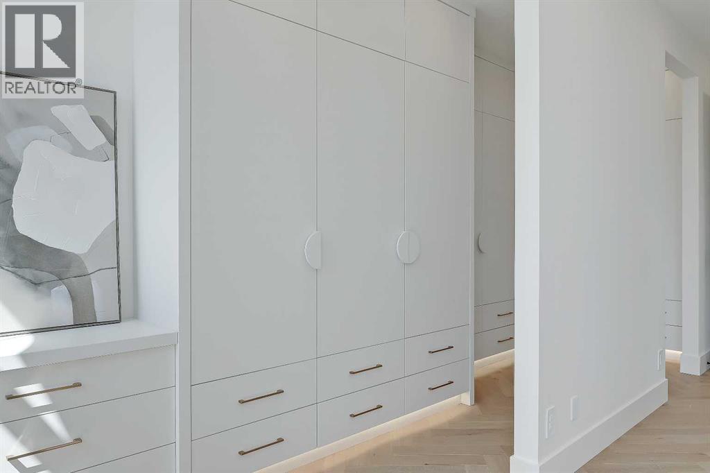 Single Family House for Sale in   Avenue SW North Glenmore Park Calgary 