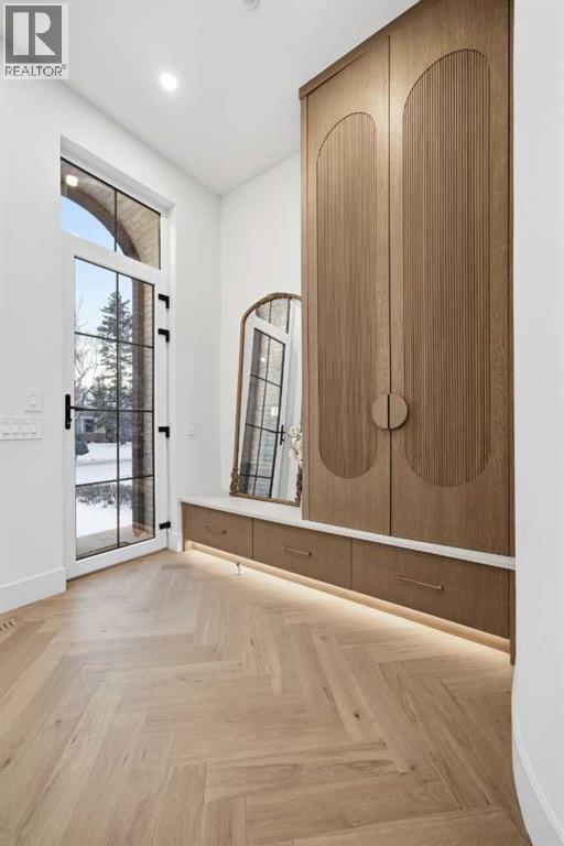 Single Family House for Sale in   Avenue SW North Glenmore Park Calgary 