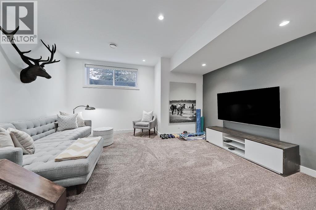 Single Family House for Sale in  Regal Crescent NE Renfrew Calgary 