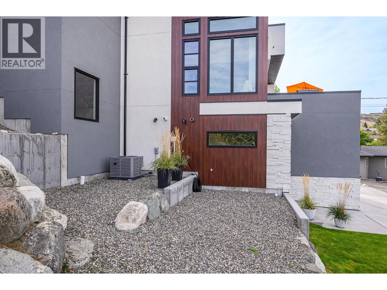 887 FERNIE ROAD - 26