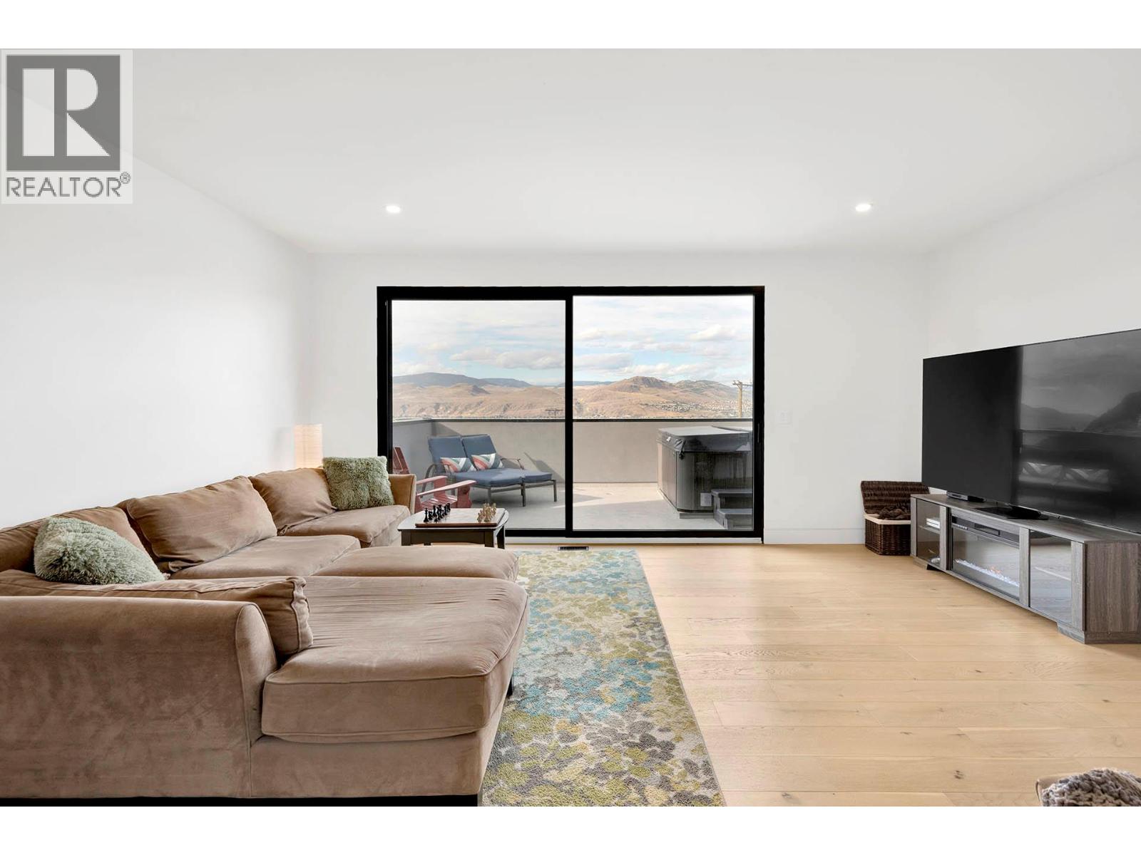 887 FERNIE ROAD - 22