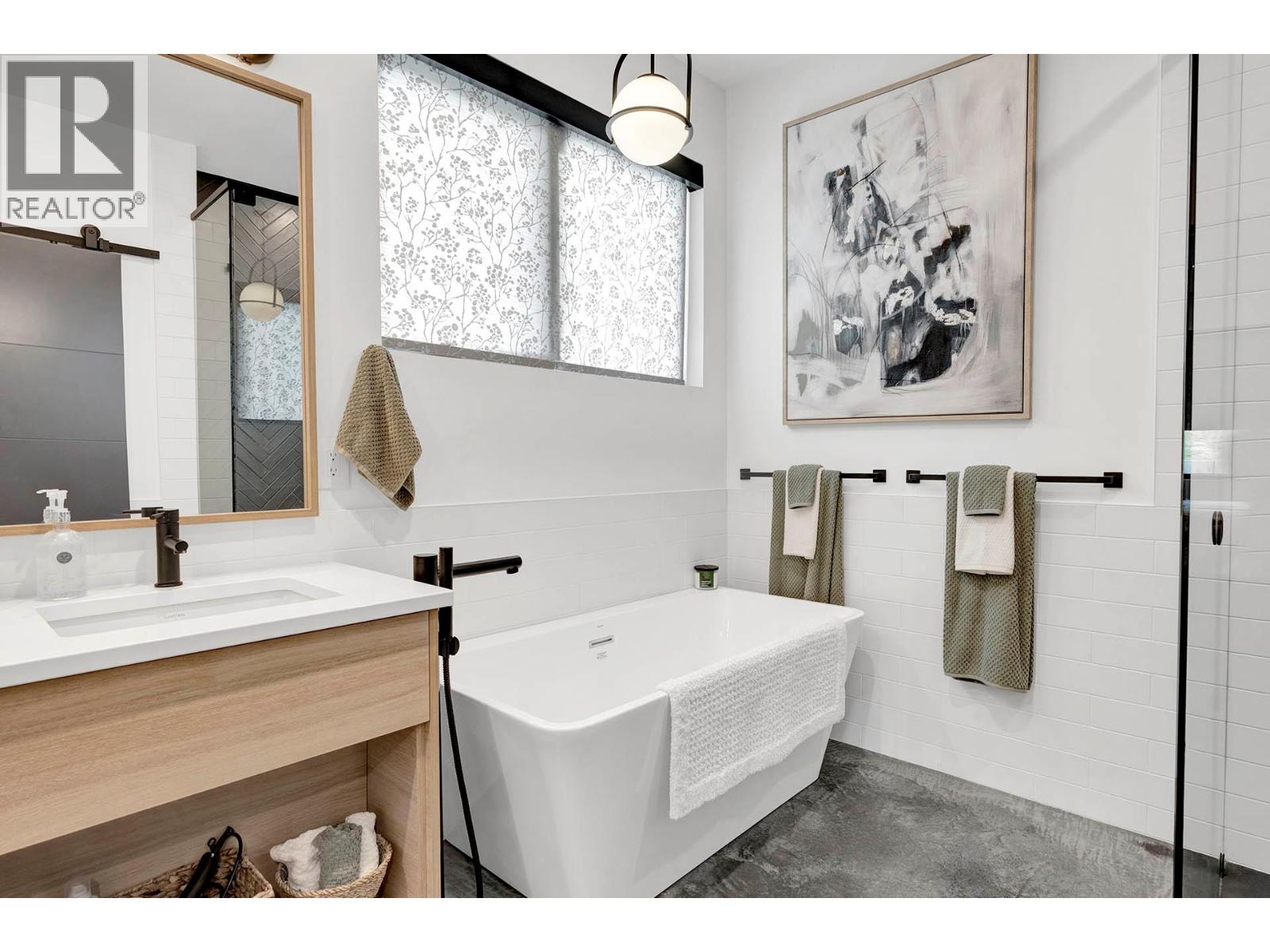 887 FERNIE ROAD - 15