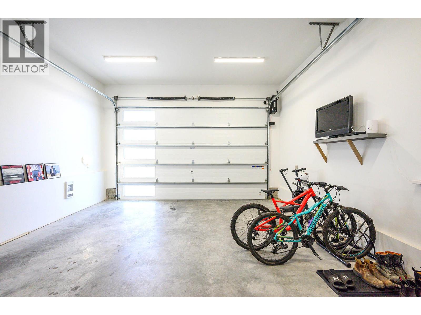 887 FERNIE ROAD - 80